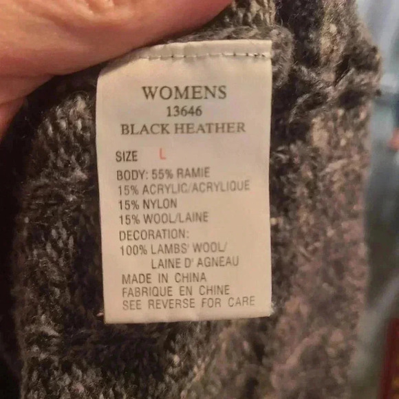 Woolrich Ribbed Deep Gray Cable Knit V-Neck Sweater - L - Picture 7 of 7